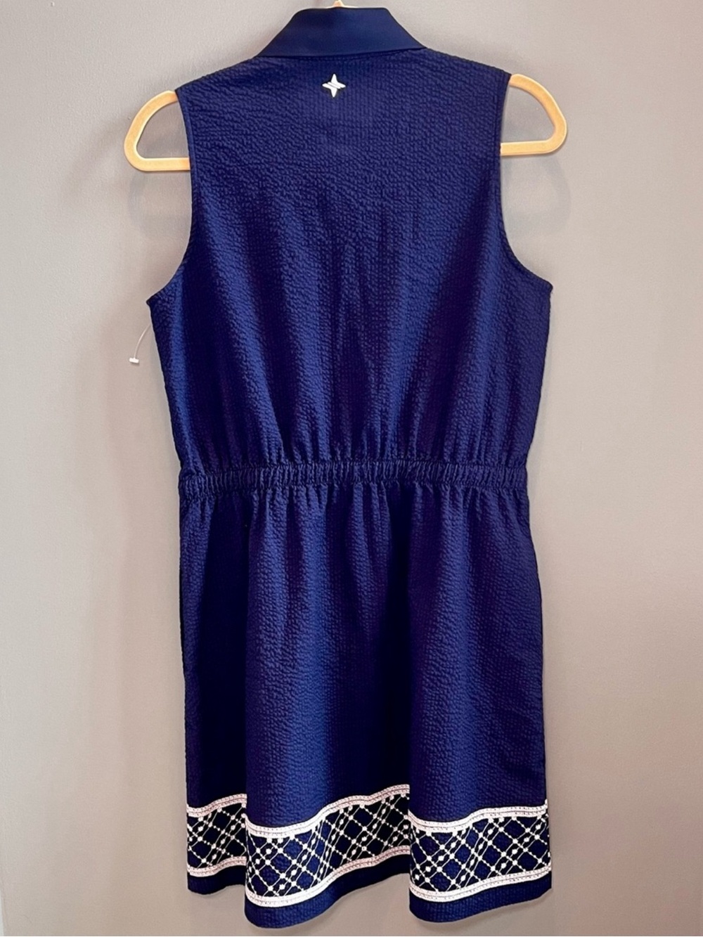 TUCKERNUCK Sport Alcott Golf Dress Navy White Seersucker Embroidered NWOT Small - Picture 16 of 17